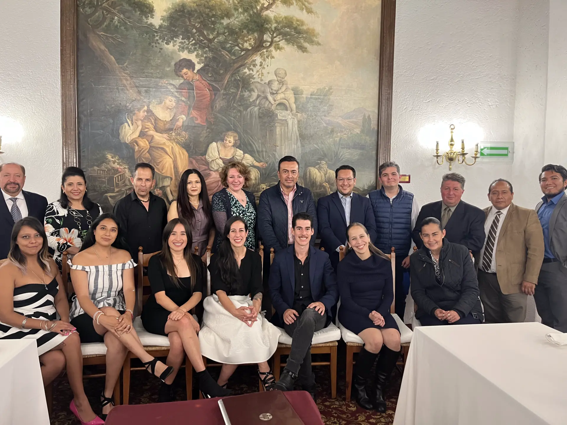 Equipo CreaEDUU junto a directivos de colegios aliados